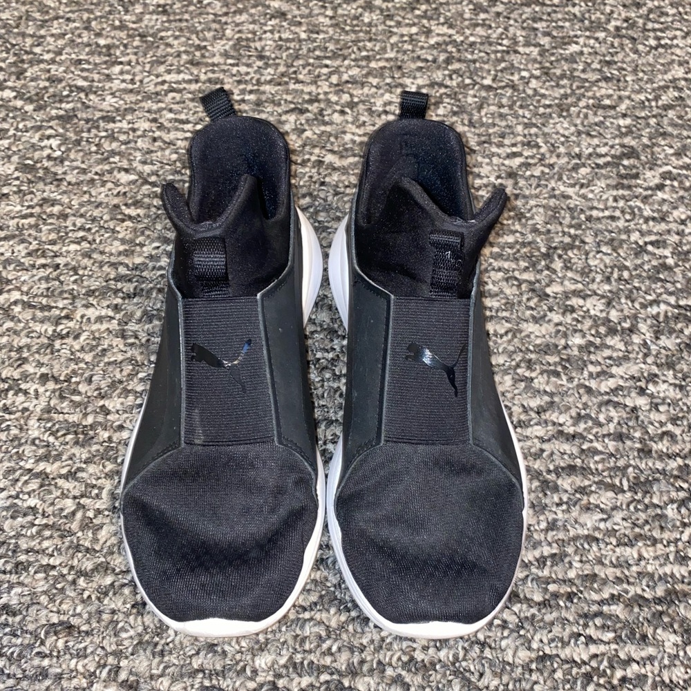 Puma shoes - Picture 2 of 4